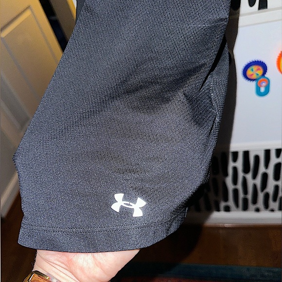 Under Armour - Fly By Racing Back Tank In Black - Picture 7 of 9